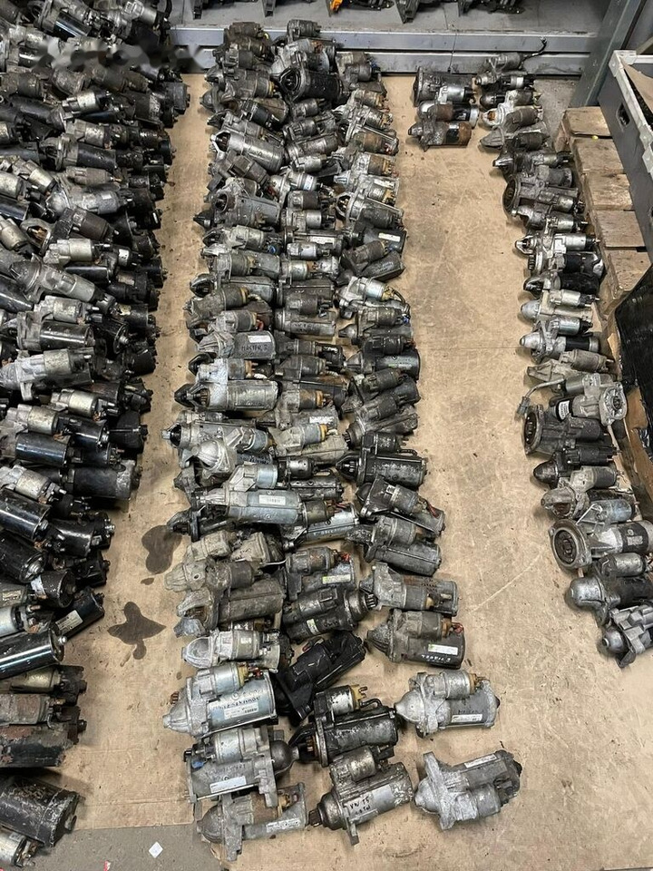 Bosch Iveco Daily 12V 0001109306 light - بادئ التشغيل - شاحنة توصيل مغلقة: صورة 3 Bosch Iveco Daily 12V 0001109306 light - بادئ التشغيل - شاحنة توصيل مغلقة: صورة 3