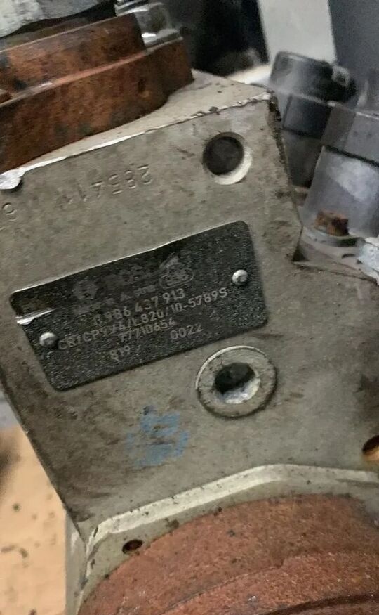 Bosch Pompa Wysokiego Ciśnienia MAN "V" MAN 51.11103-7762 F00BC0 51.11103-7762 truck - مضخة الوقود - شاحنة: صورة 3 Bosch Pompa Wysokiego Ciśnienia MAN "V" MAN 51.11103-7762 F00BC0 51.11103-7762 truck - مضخة الوقود - شاحنة: صورة 3