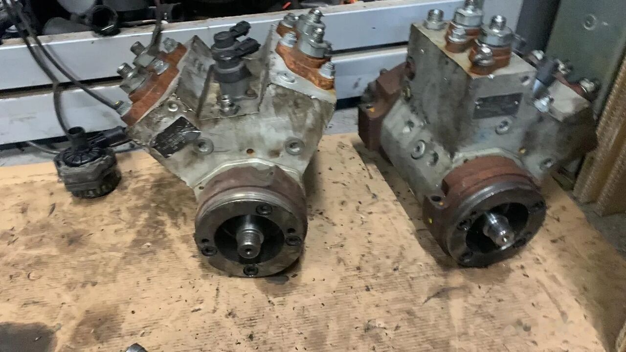 Bosch Pompa Wysokiego Ciśnienia MAN "V" MAN 51.11103-7762 F00BC0 51.11103-7762 truck - مضخة الوقود - شاحنة: صورة 1 Bosch Pompa Wysokiego Ciśnienia MAN "V" MAN 51.11103-7762 F00BC0 51.11103-7762 truck - مضخة الوقود - شاحنة: صورة 1