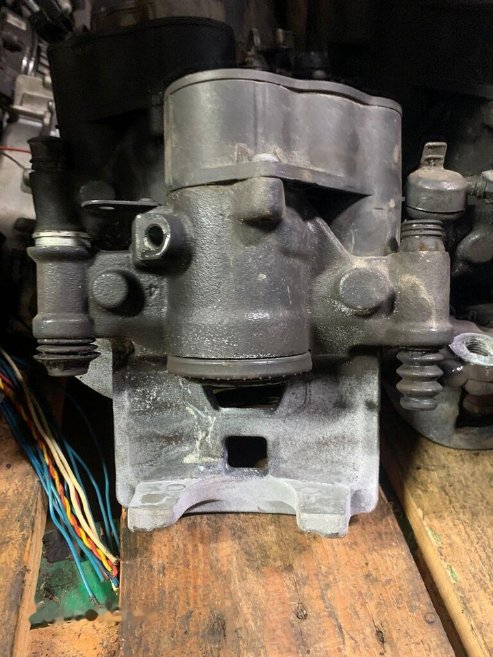 Brembo elektryczne D43901 Iveco Daily prawy, lewy, tył 2019- D43901 - فك الكابح - شاحنة: صورة 3 Brembo elektryczne D43901 Iveco Daily prawy, lewy, tył 2019- D43901 - فك الكابح - شاحنة: صورة 3