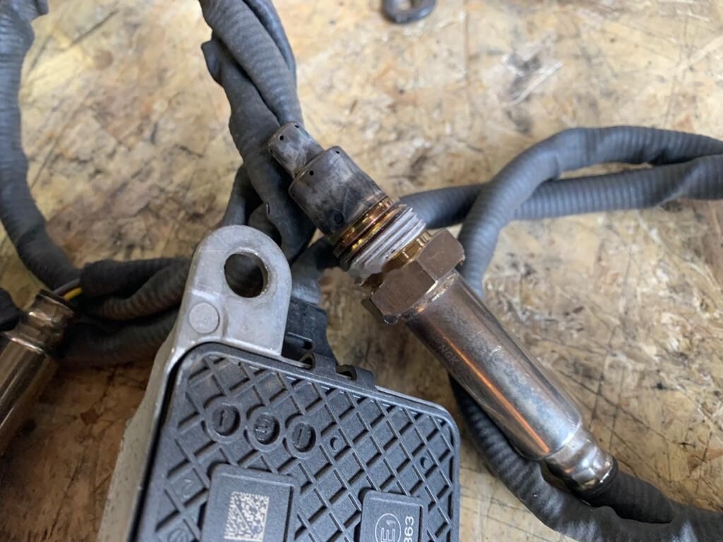 Cummins DAF euro 6 / euro 5 do regeneracji 5WK96751C DAF 4326862 Czujnik NOX, SONDA PRZED KATALIZATOREM Oryginał truck - علبة العادم/ نظام العادم - شاحنة: صورة 2 Cummins DAF euro 6 / euro 5 do regeneracji 5WK96751C DAF 4326862 Czujnik NOX, SONDA PRZED KATALIZATOREM Oryginał truck - علبة العادم/ نظام العادم - شاحنة: صورة 2