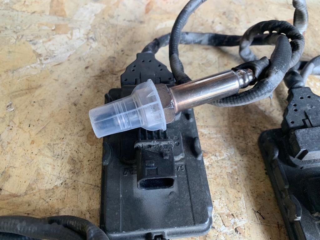 Cummins DAF euro 6 / euro 5 do regeneracji 5WK96751C DAF 4326862 Czujnik NOX, SONDA PRZED KATALIZATOREM Oryginał truck - علبة العادم/ نظام العادم - شاحنة: صورة 4 Cummins DAF euro 6 / euro 5 do regeneracji 5WK96751C DAF 4326862 Czujnik NOX, SONDA PRZED KATALIZATOREM Oryginał truck - علبة العادم/ نظام العادم - شاحنة: صورة 4