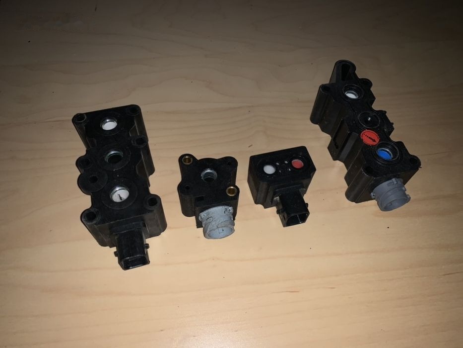 WABCO Cewka zawór osuszacza Volvo ECAS różne rodzaje Hurt części 4422032631 - صمام الفرامل - شاحنة: صورة 2 WABCO Cewka zawór osuszacza Volvo ECAS różne rodzaje Hurt części 4422032631 - صمام الفرامل - شاحنة: صورة 2