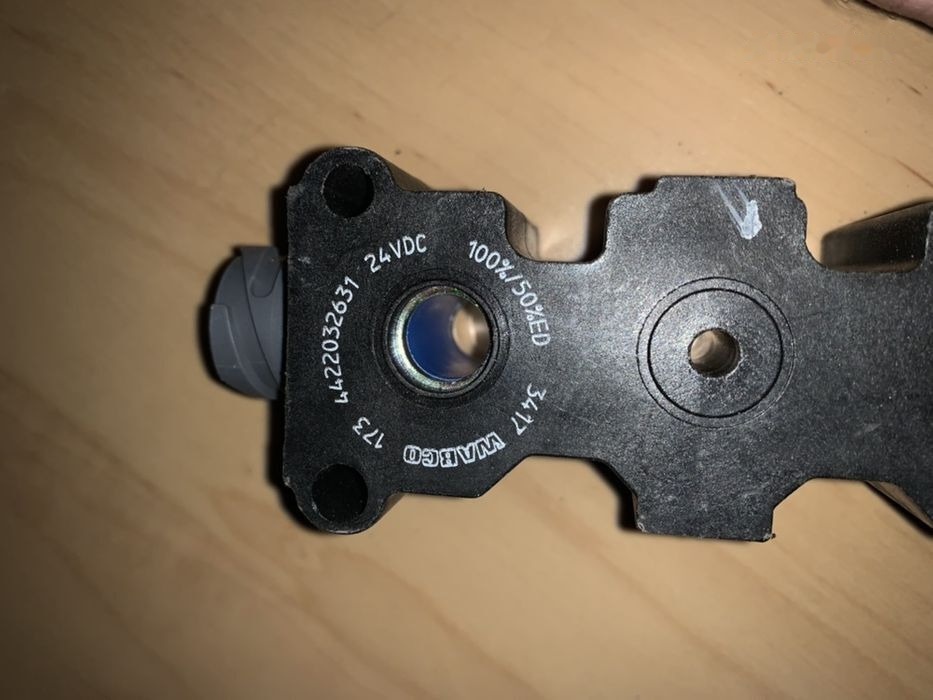 WABCO Cewka zawór osuszacza Volvo ECAS różne rodzaje Hurt części 4422032631 - صمام الفرامل - شاحنة: صورة 4 WABCO Cewka zawór osuszacza Volvo ECAS różne rodzaje Hurt części 4422032631 - صمام الفرامل - شاحنة: صورة 4