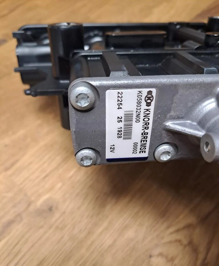 ZAWÓR ECAS K058032N00 NOWY Zawór Sterujący Poduszek Knorr Bremse K058032N00 - صمام الفرامل - شاحنة: صورة 2 ZAWÓR ECAS K058032N00 NOWY Zawór Sterujący Poduszek Knorr Bremse K058032N00 - صمام الفرامل - شاحنة: صورة 2