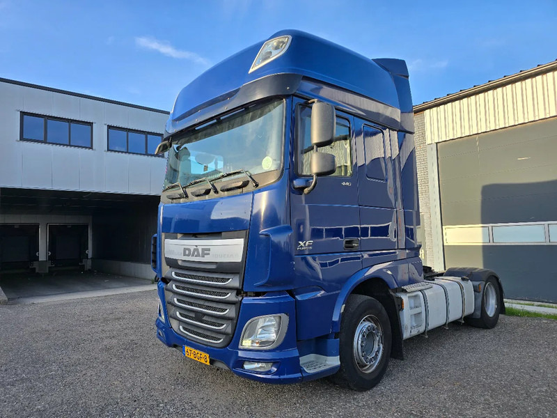 DAF XF 440 SSC Holland 440 - مقطورة السحب: صورة 1 DAF XF 440 SSC Holland 440 - مقطورة السحب: صورة 1