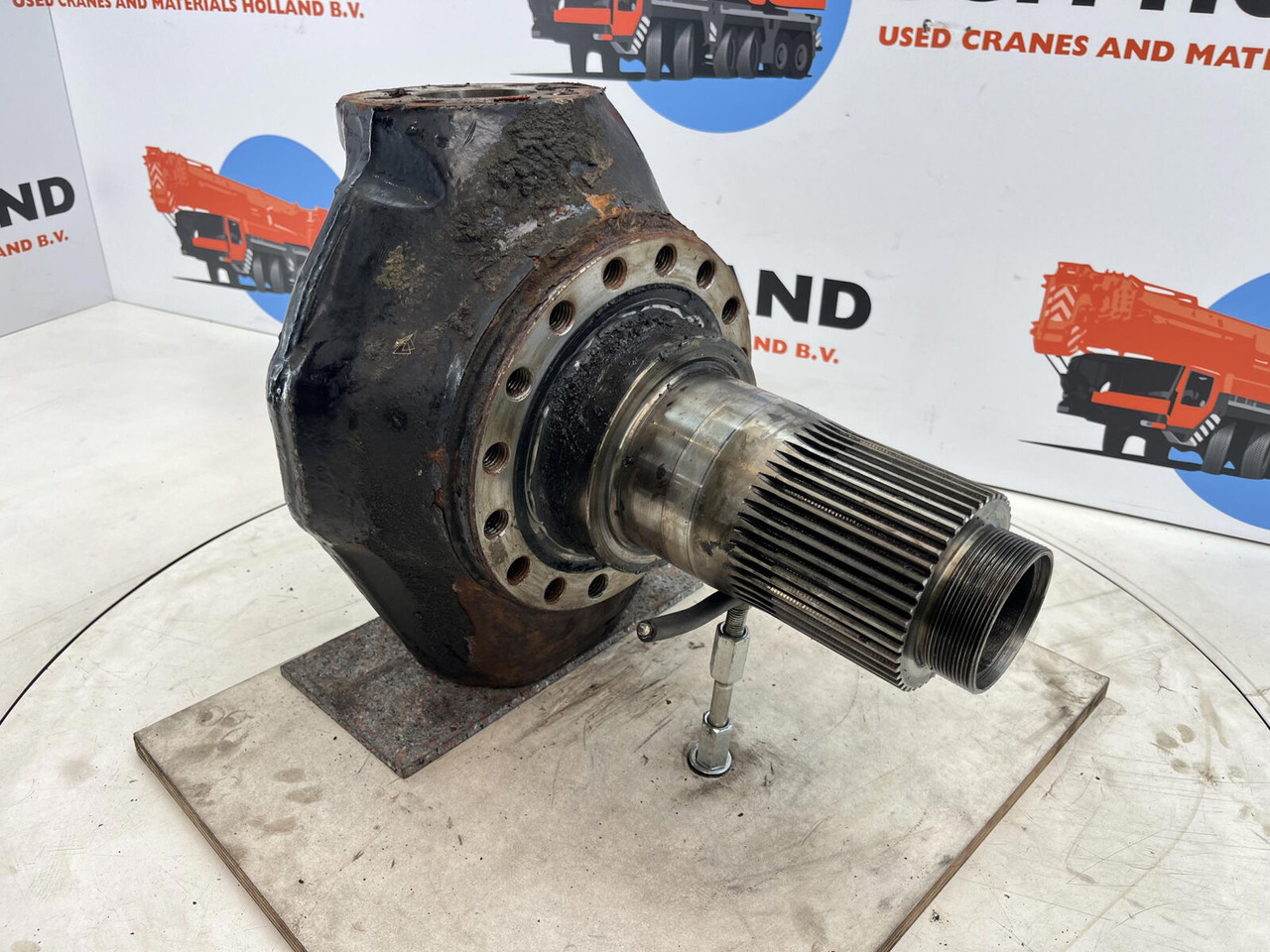 FAUN ATF 45-3 Steering knuckle 16 holes axle 3 - مفصل التوجيه - موبايل كرين: صورة 3 FAUN ATF 45-3 Steering knuckle 16 holes axle 3 - مفصل التوجيه - موبايل كرين: صورة 3