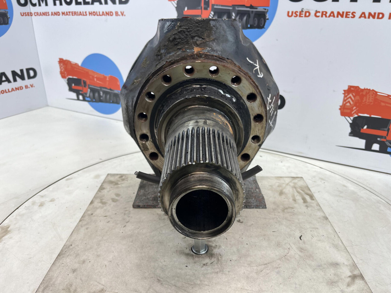FAUN ATF 45-3 Steering knuckle 16 holes axle 3 - مفصل التوجيه - موبايل كرين: صورة 2 FAUN ATF 45-3 Steering knuckle 16 holes axle 3 - مفصل التوجيه - موبايل كرين: صورة 2