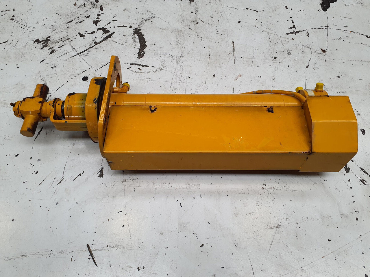FAUN ATF 45-3 counterweight cylinder - أسطوانة هيدروليكية - رافعة: صورة 2 FAUN ATF 45-3 counterweight cylinder - أسطوانة هيدروليكية - رافعة: صورة 2