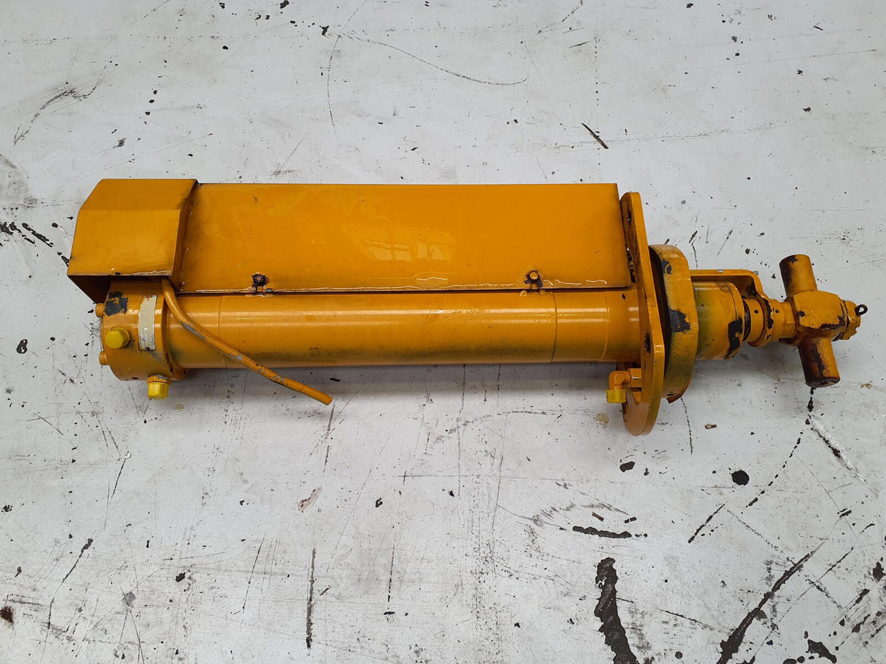 FAUN ATF 45-3 counterweight cylinder - أسطوانة هيدروليكية - رافعة: صورة 1 FAUN ATF 45-3 counterweight cylinder - أسطوانة هيدروليكية - رافعة: صورة 1