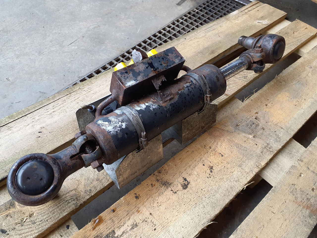 FAUN ATF 45-3 steering cilinder right axle 3 - أسطوانة هيدروليكية - موبايل كرين: صورة 4 FAUN ATF 45-3 steering cilinder right axle 3 - أسطوانة هيدروليكية - موبايل كرين: صورة 4