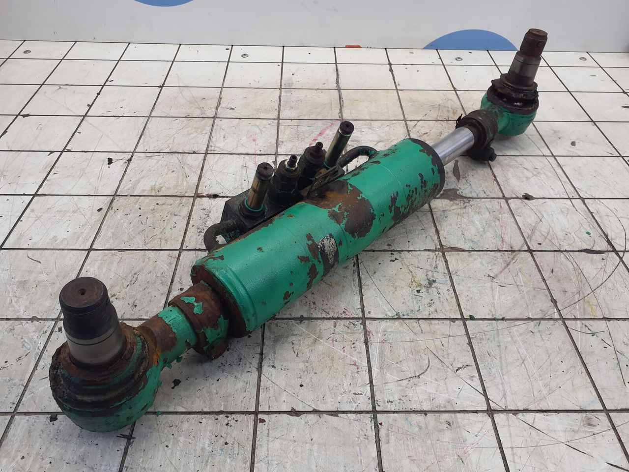 FAUN ATF 60-3 axle 3 steering lock cylinder left side - أسطوانة هيدروليكية - موبايل كرين: صورة 4 FAUN ATF 60-3 axle 3 steering lock cylinder left side - أسطوانة هيدروليكية - موبايل كرين: صورة 4