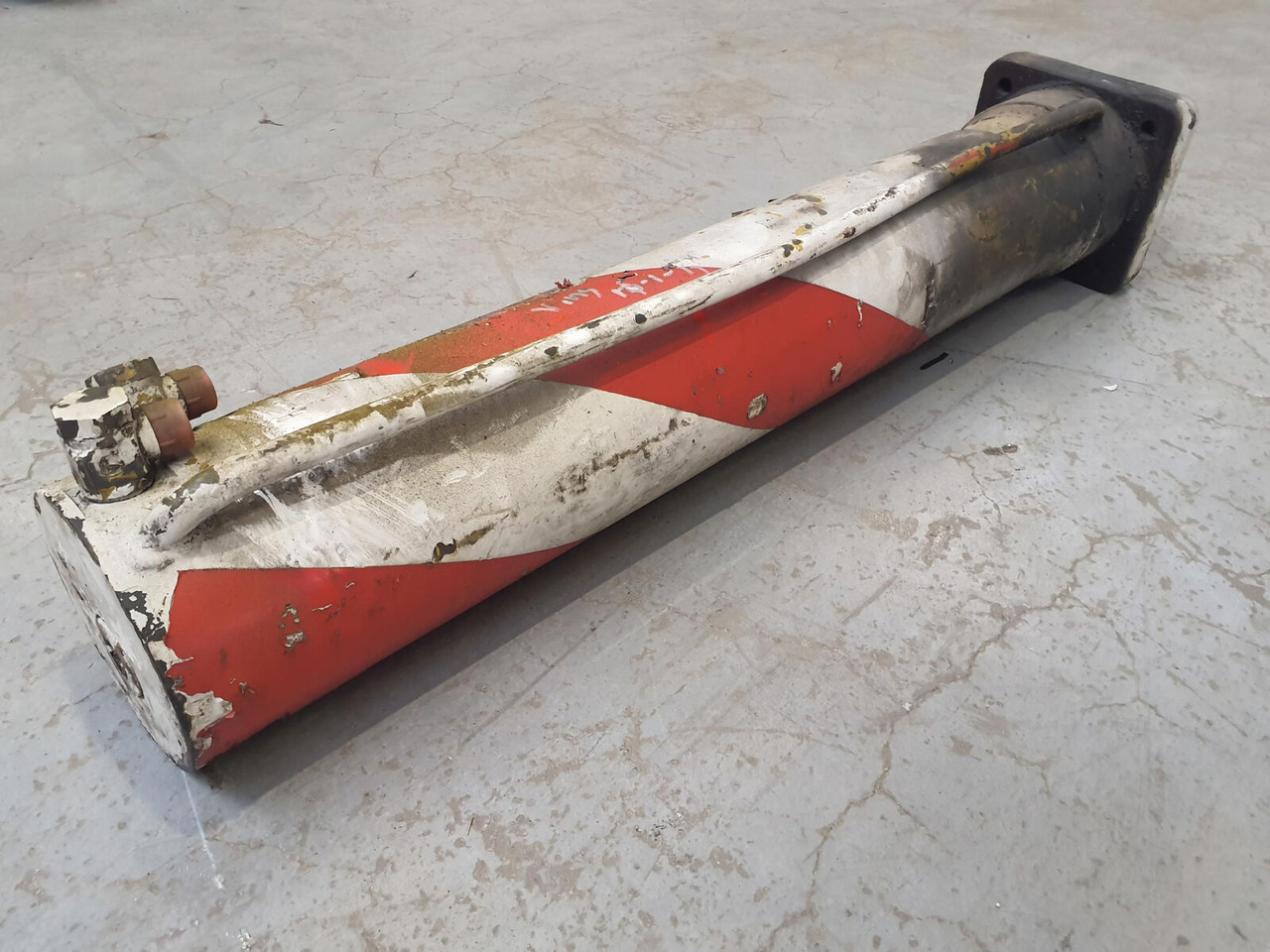 FAUN RTF 30 outrigger cylinder - أسطوانة هيدروليكية - موبايل كرين: صورة 4 FAUN RTF 30 outrigger cylinder - أسطوانة هيدروليكية - موبايل كرين: صورة 4