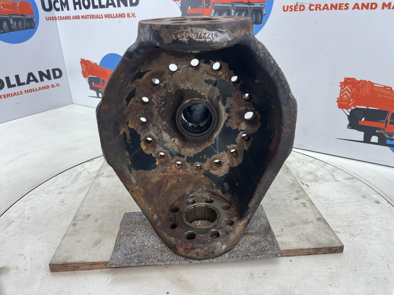 FAUN RTF 40 Steering knuckle 16 holes axle 3 - مفصل التوجيه - رافعة: صورة 5 FAUN RTF 40 Steering knuckle 16 holes axle 3 - مفصل التوجيه - رافعة: صورة 5