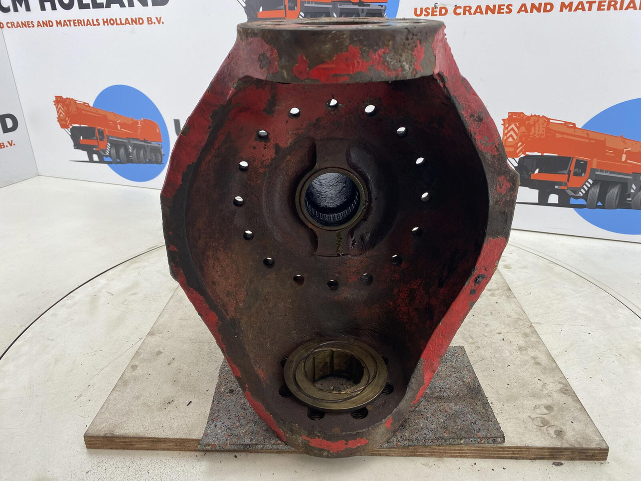 Gottwald AMK 70 Steering knuckle 16 holes axle 2 - مفصل التوجيه - موبايل كرين: صورة 5 Gottwald AMK 70 Steering knuckle 16 holes axle 2 - مفصل التوجيه - موبايل كرين: صورة 5