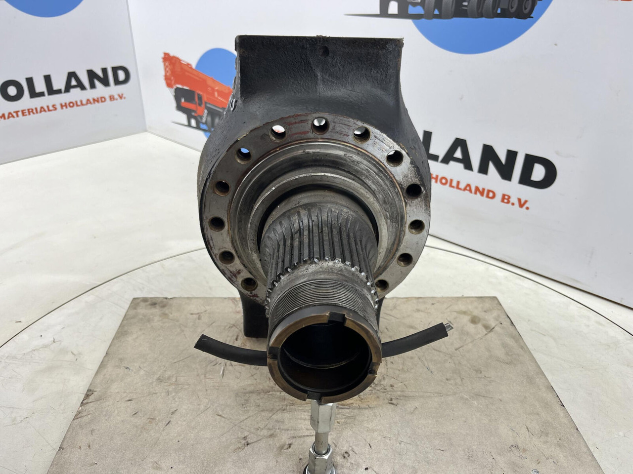 Grove AT 750 BE Steering knuckle 16 holes - مفصل التوجيه - موبايل كرين: صورة 2 Grove AT 750 BE Steering knuckle 16 holes - مفصل التوجيه - موبايل كرين: صورة 2