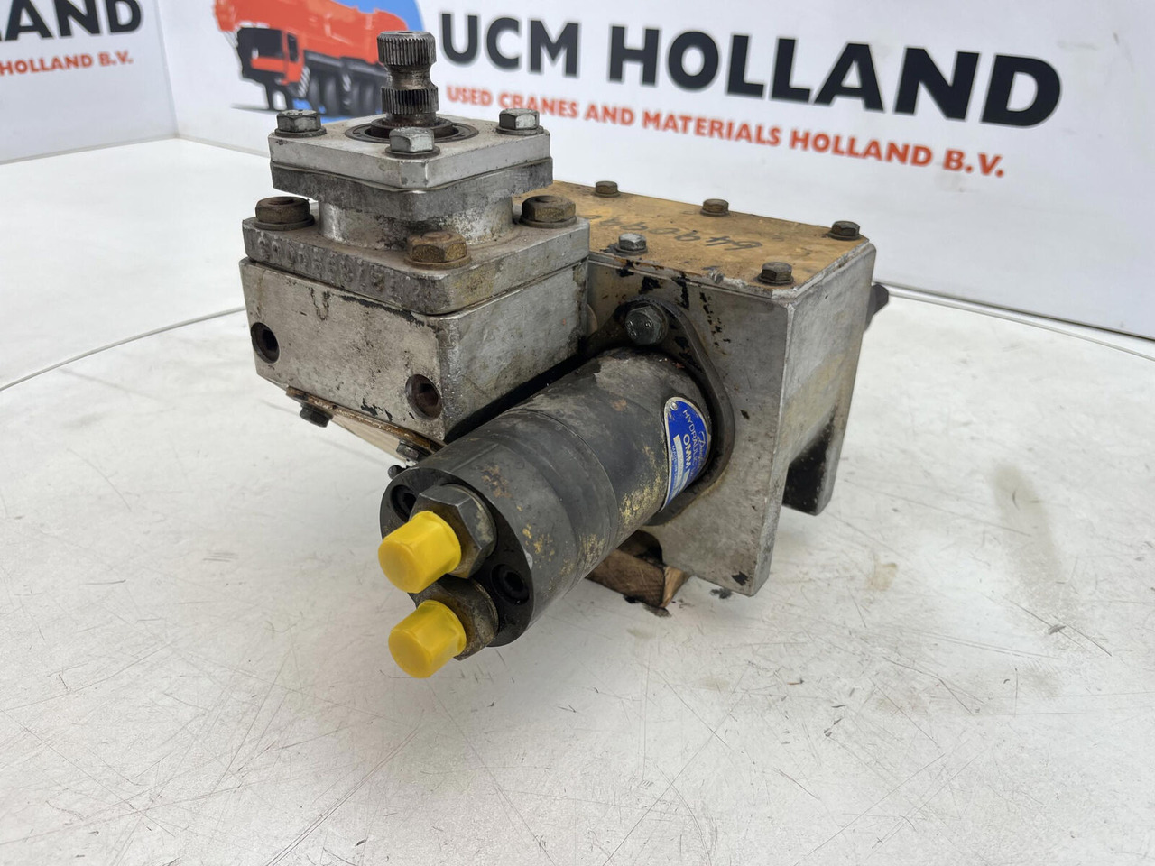 Grove AT 880 Steering box dual steer - دودة دركسون - موبايل كرين: صورة 2 Grove AT 880 Steering box dual steer - دودة دركسون - موبايل كرين: صورة 2