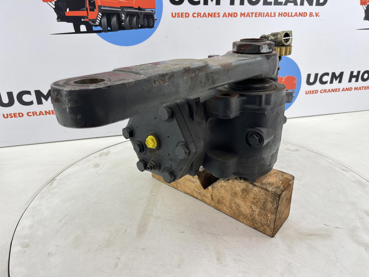 Grove GMK 2035 steering box - دودة دركسون - موبايل كرين: صورة 4 Grove GMK 2035 steering box - دودة دركسون - موبايل كرين: صورة 4