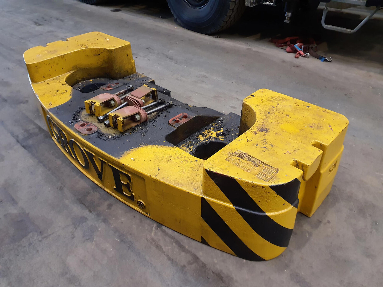 Grove GMK 3050 counterweight 5,2 ton - ثقل موازنة - موبايل كرين: صورة 1 Grove GMK 3050 counterweight 5,2 ton - ثقل موازنة - موبايل كرين: صورة 1