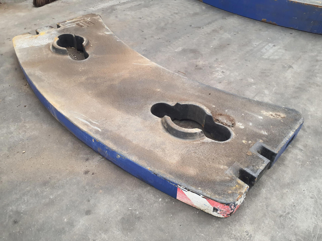 Grove GMK 4090 counterweight 2.3T - ثقل موازنة - موبايل كرين: صورة 4 Grove GMK 4090 counterweight 2.3T - ثقل موازنة - موبايل كرين: صورة 4