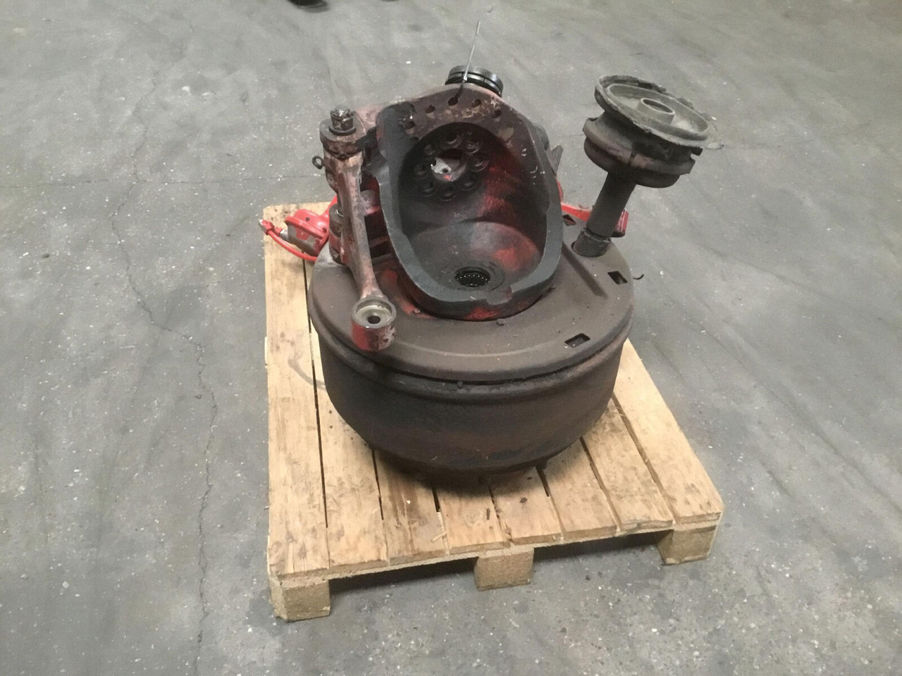 Grove GMK 5130-1 Megatrak axle house - مفصل التوجيه - موبايل كرين: صورة 2 Grove GMK 5130-1 Megatrak axle house - مفصل التوجيه - موبايل كرين: صورة 2