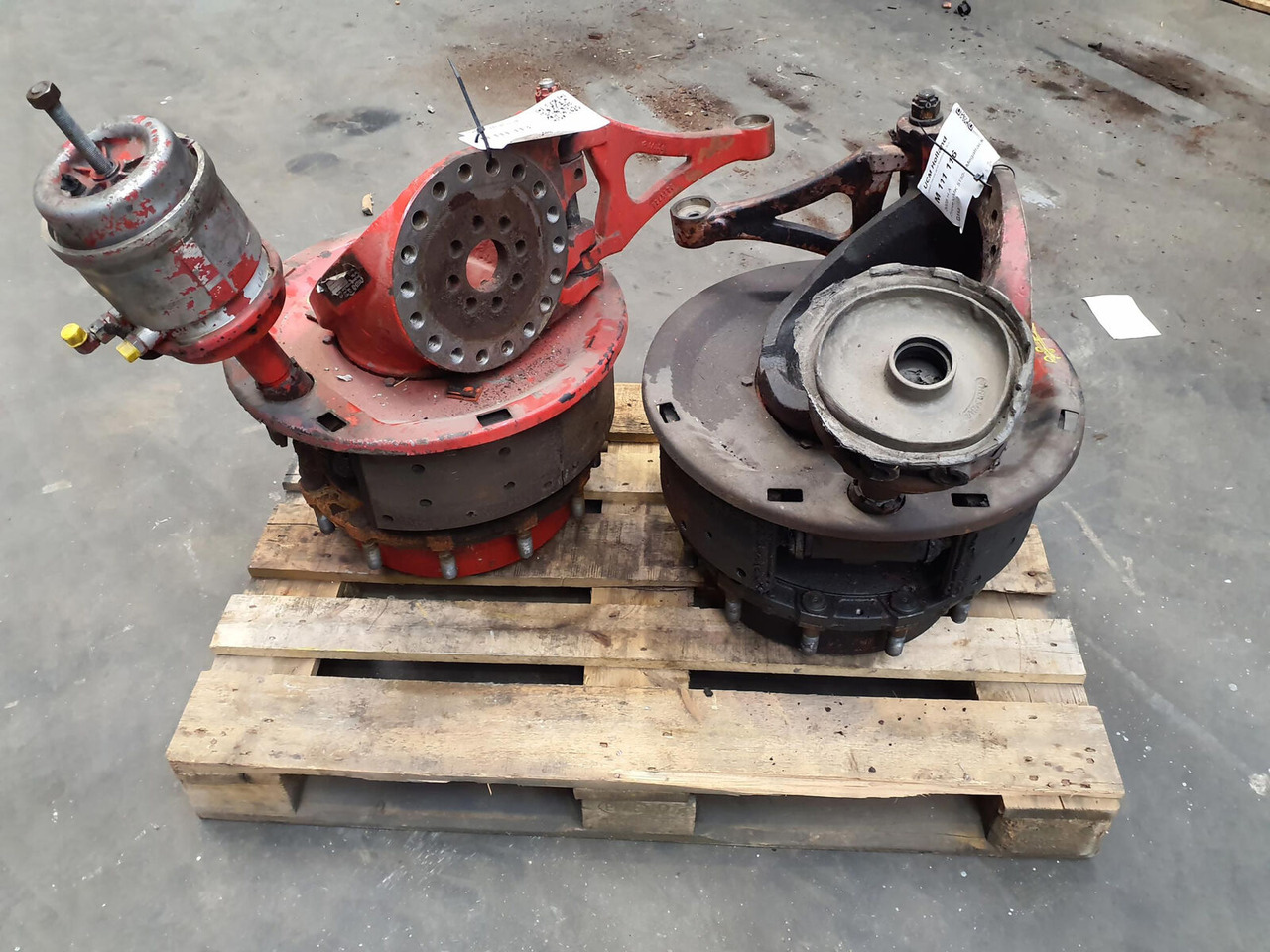 Grove GMK 5130-1 Megatrak axle house - مفصل التوجيه - موبايل كرين: صورة 5 Grove GMK 5130-1 Megatrak axle house - مفصل التوجيه - موبايل كرين: صورة 5