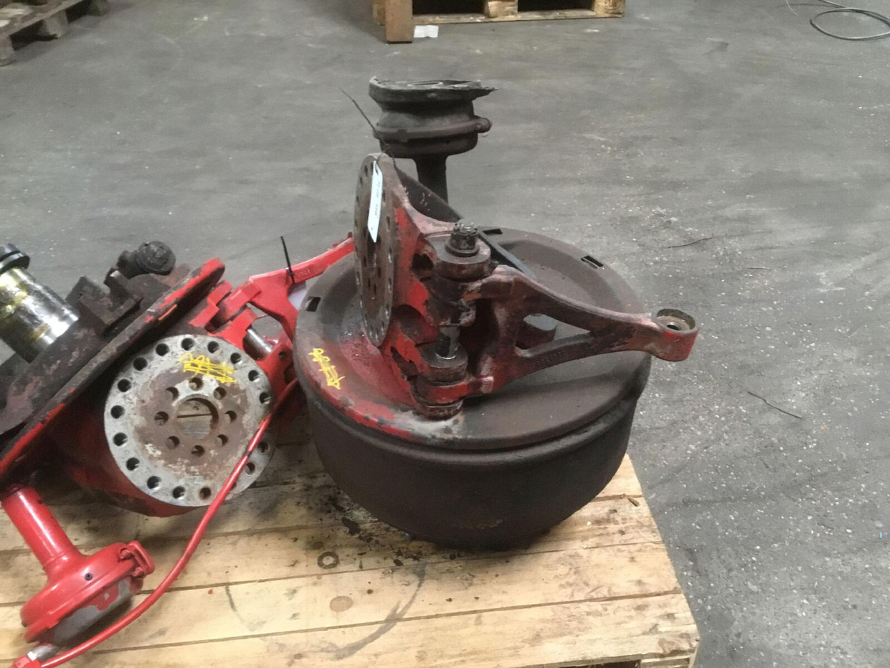 Grove GMK 5130-1 Megatrak axle house - مفصل التوجيه - موبايل كرين: صورة 3 Grove GMK 5130-1 Megatrak axle house - مفصل التوجيه - موبايل كرين: صورة 3