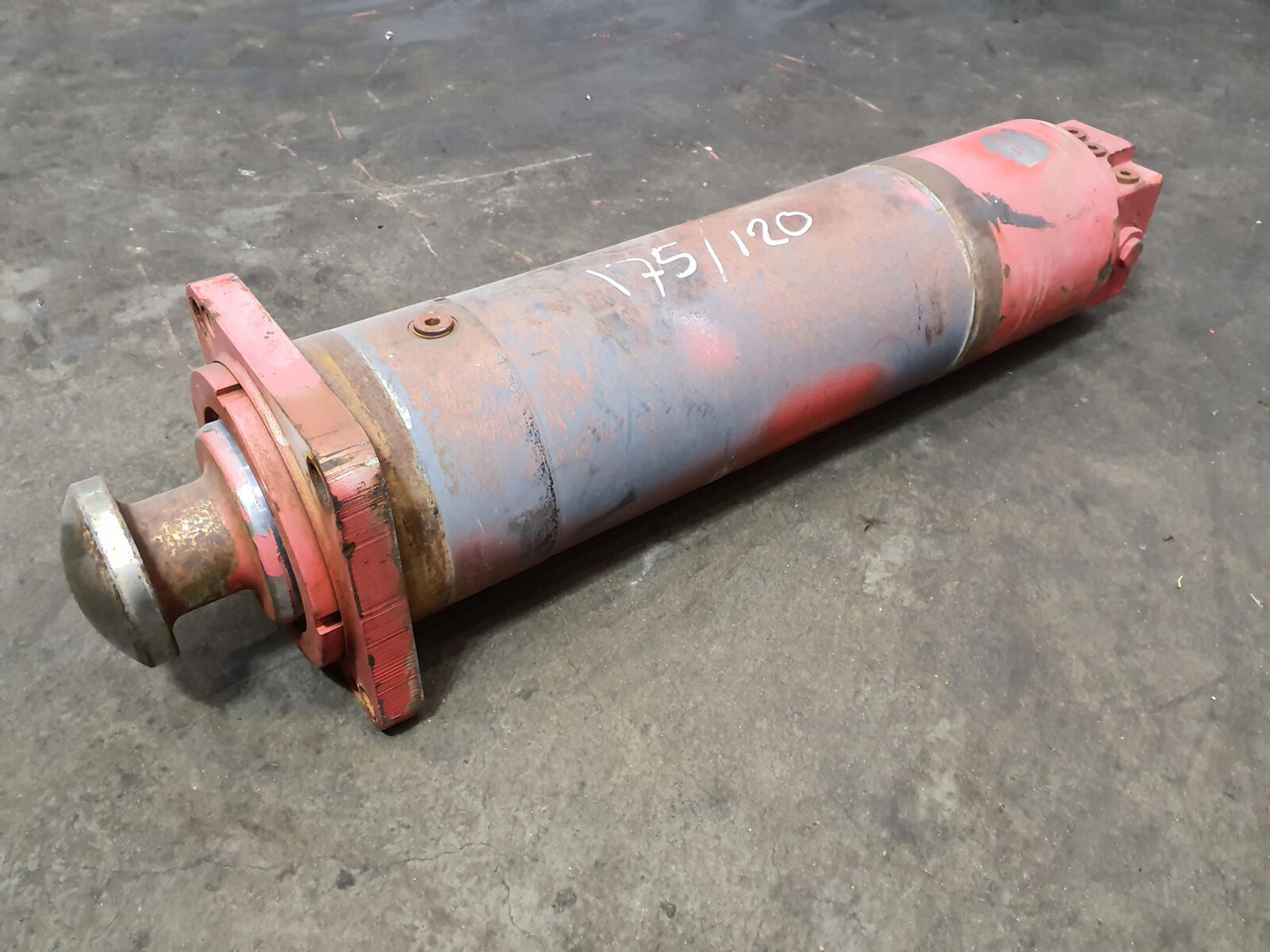 Grove GMK 5220, 5170 outrigger cylinder - نظام التعليق - موبايل كرين: صورة 4 Grove GMK 5220, 5170 outrigger cylinder - نظام التعليق - موبايل كرين: صورة 4