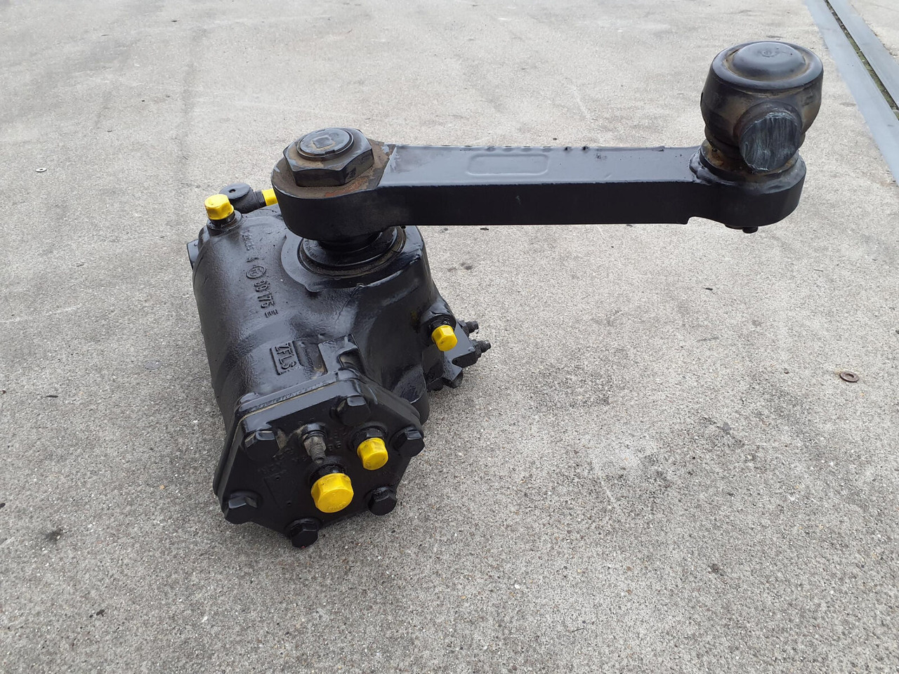 Grove GMK 6400 steering box servocom-zf - دودة دركسون - موبايل كرين: صورة 5 Grove GMK 6400 steering box servocom-zf - دودة دركسون - موبايل كرين: صورة 5