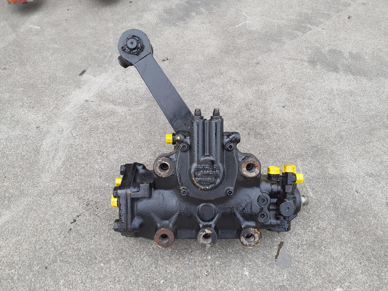 Grove GMK 6400 steering box servocom-zf - دودة دركسون - موبايل كرين: صورة 3 Grove GMK 6400 steering box servocom-zf - دودة دركسون - موبايل كرين: صورة 3
