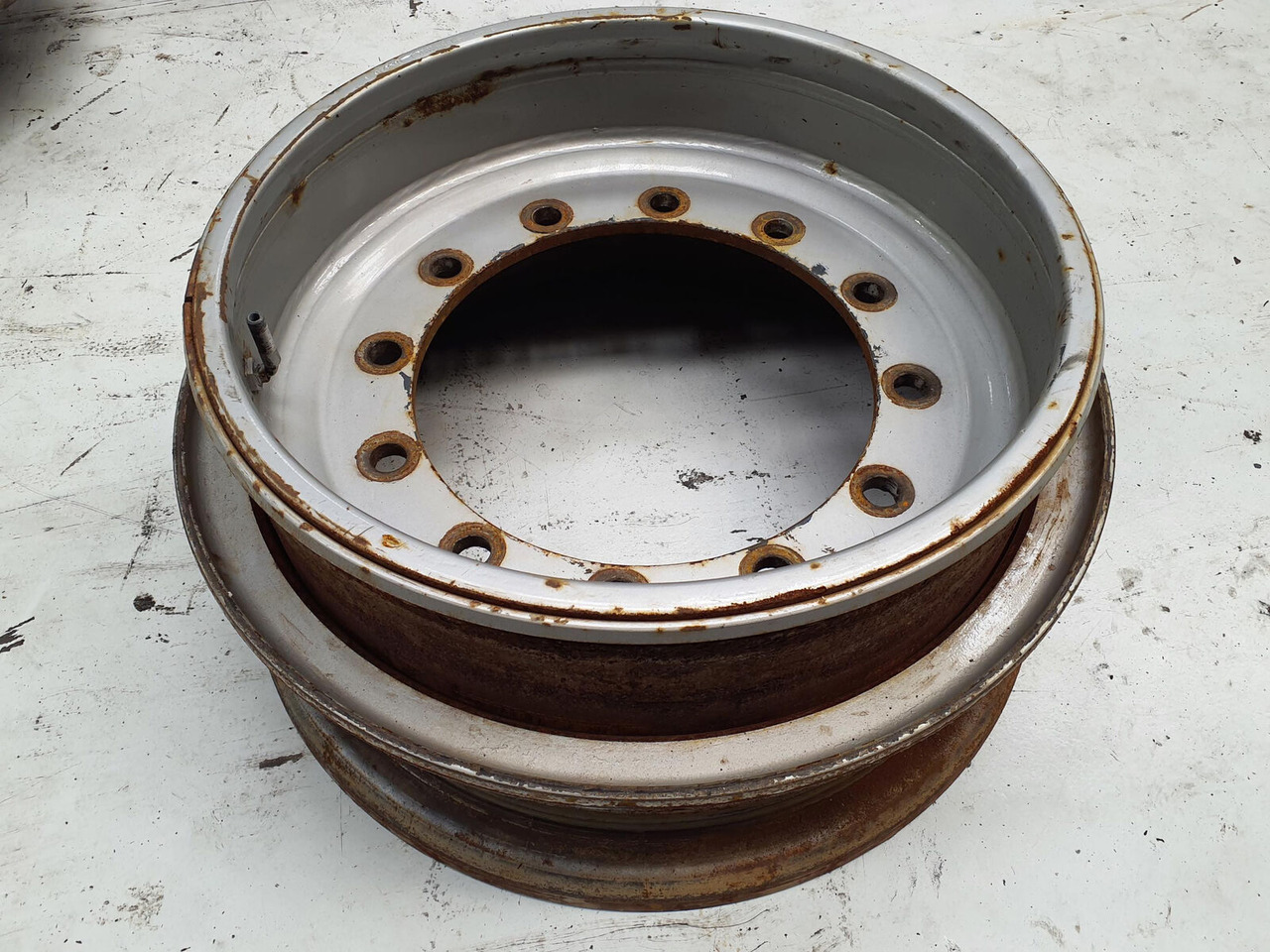 Grove Rim 445/95R25 12 14.5 3p - الجنوط - رافعة: صورة 1 Grove Rim 445/95R25 12 14.5 3p - الجنوط - رافعة: صورة 1