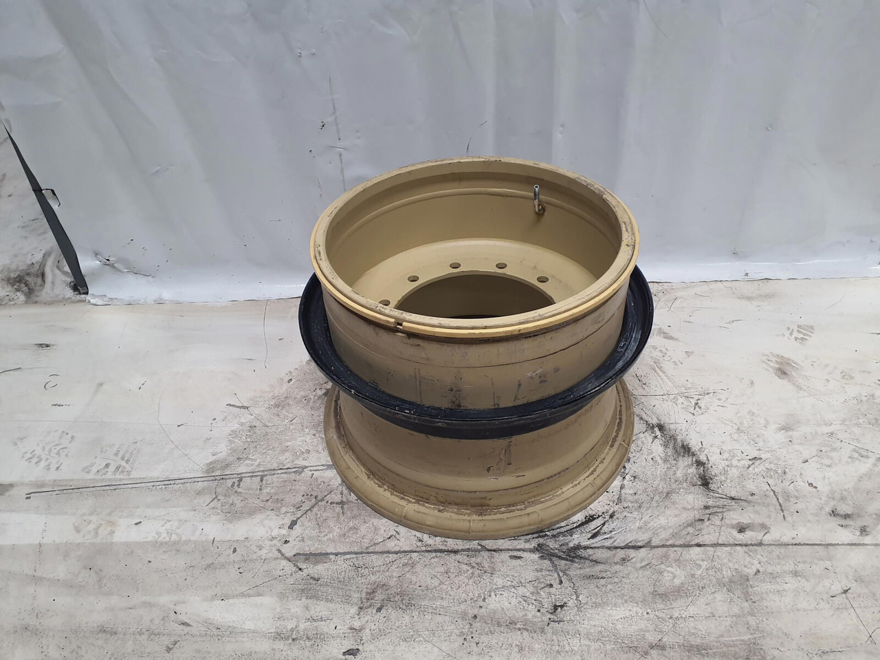 Grove Rim 525/80R25 12 20.5 3p - الجنوط - رافعة: صورة 1 Grove Rim 525/80R25 12 20.5 3p - الجنوط - رافعة: صورة 1