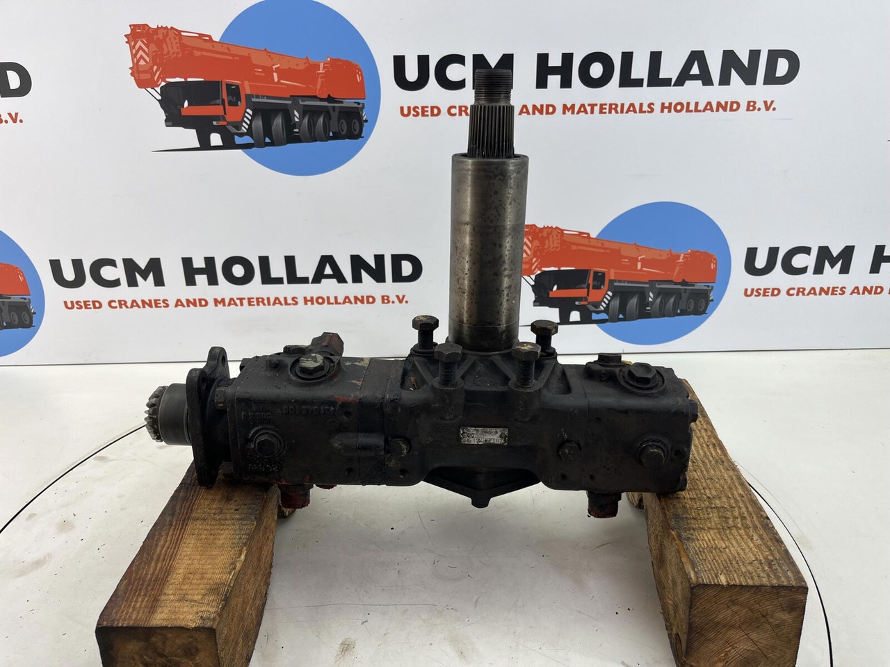 Krupp 4070 GMT steering box - دودة دركسون - موبايل كرين: صورة 2 Krupp 4070 GMT steering box - دودة دركسون - موبايل كرين: صورة 2