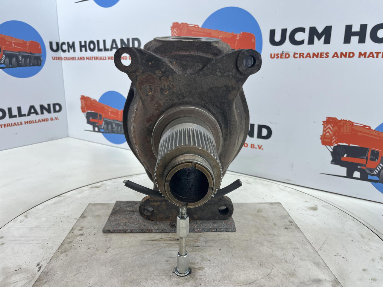 Krupp 70 GMT Steering knuckle axle 2 - مفصل التوجيه - موبايل كرين: صورة 2 Krupp 70 GMT Steering knuckle axle 2 - مفصل التوجيه - موبايل كرين: صورة 2