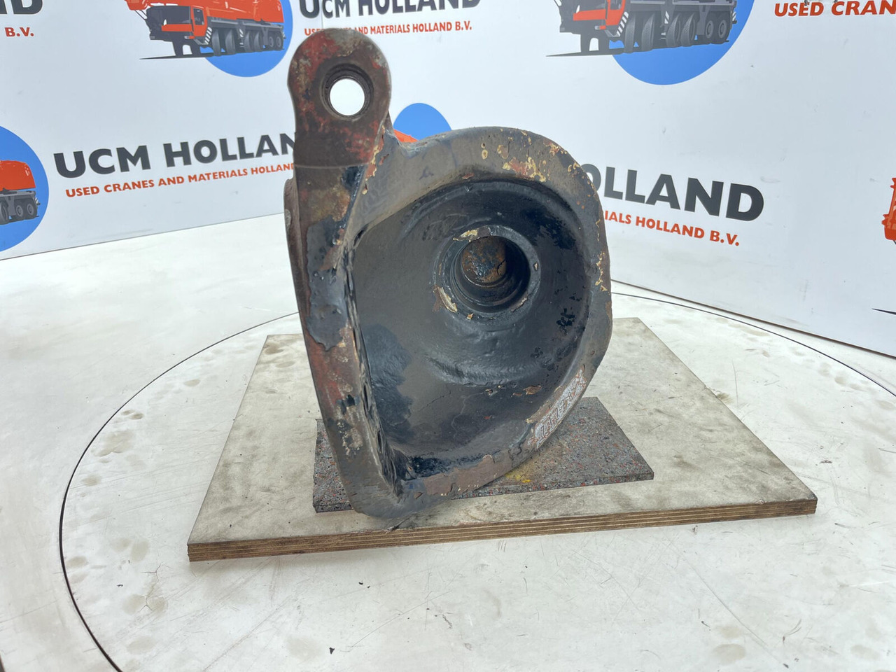 Krupp KMK 3045 Steering knuckle 16 holes - مفصل التوجيه - موبايل كرين: صورة 5 Krupp KMK 3045 Steering knuckle 16 holes - مفصل التوجيه - موبايل كرين: صورة 5