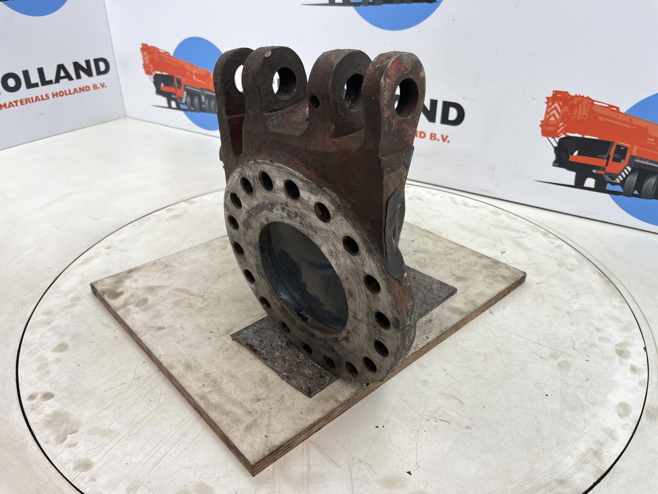 Krupp KMK 3045 Steering knuckle 16 holes - مفصل التوجيه - موبايل كرين: صورة 4 Krupp KMK 3045 Steering knuckle 16 holes - مفصل التوجيه - موبايل كرين: صورة 4