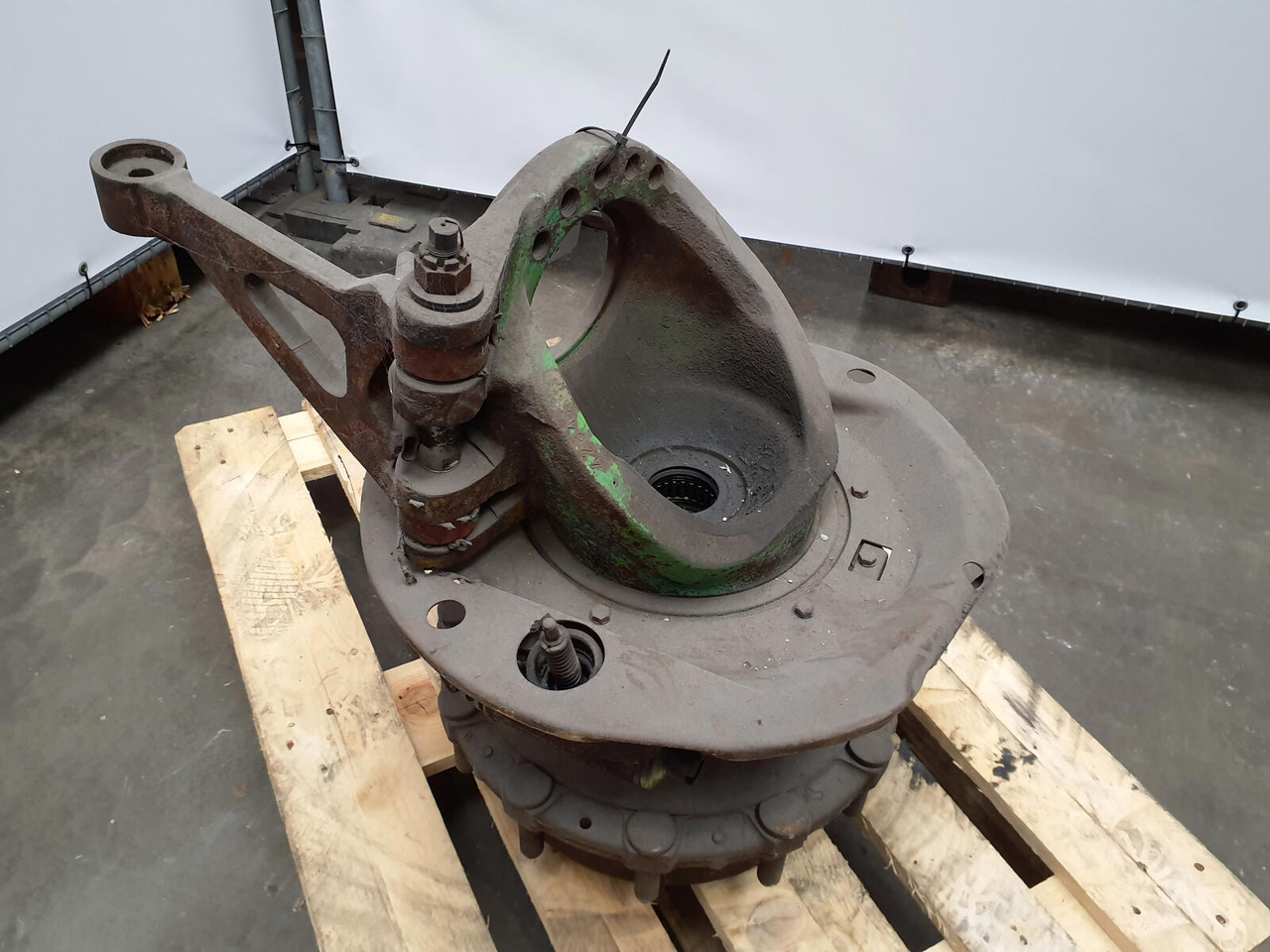 Krupp KMK 4070 Megatrak axle housing - مفصل التوجيه - موبايل كرين: صورة 2 Krupp KMK 4070 Megatrak axle housing - مفصل التوجيه - موبايل كرين: صورة 2