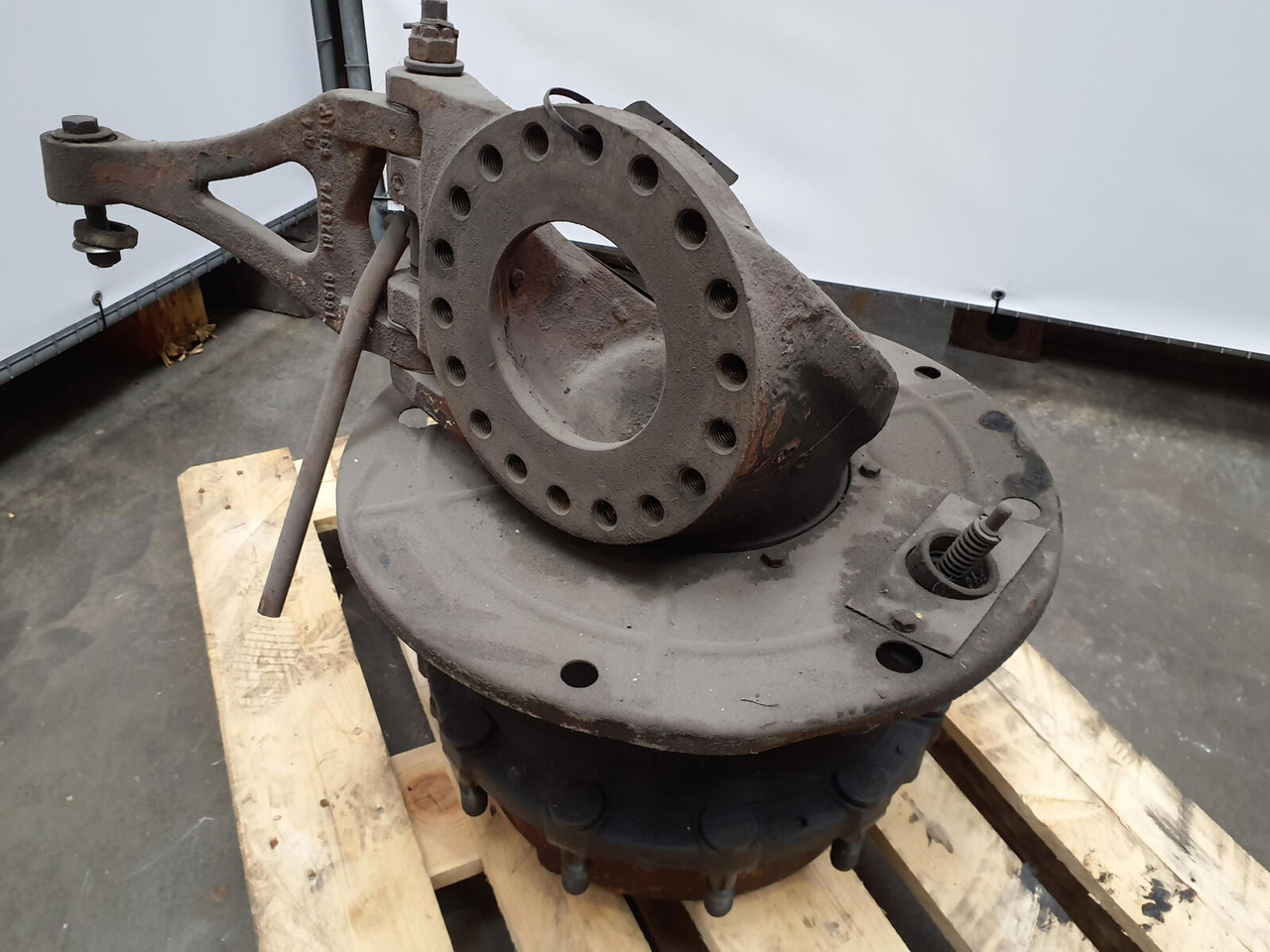 Krupp KMK 4070 Megatrak axle housing - مفصل التوجيه - موبايل كرين: صورة 3 Krupp KMK 4070 Megatrak axle housing - مفصل التوجيه - موبايل كرين: صورة 3