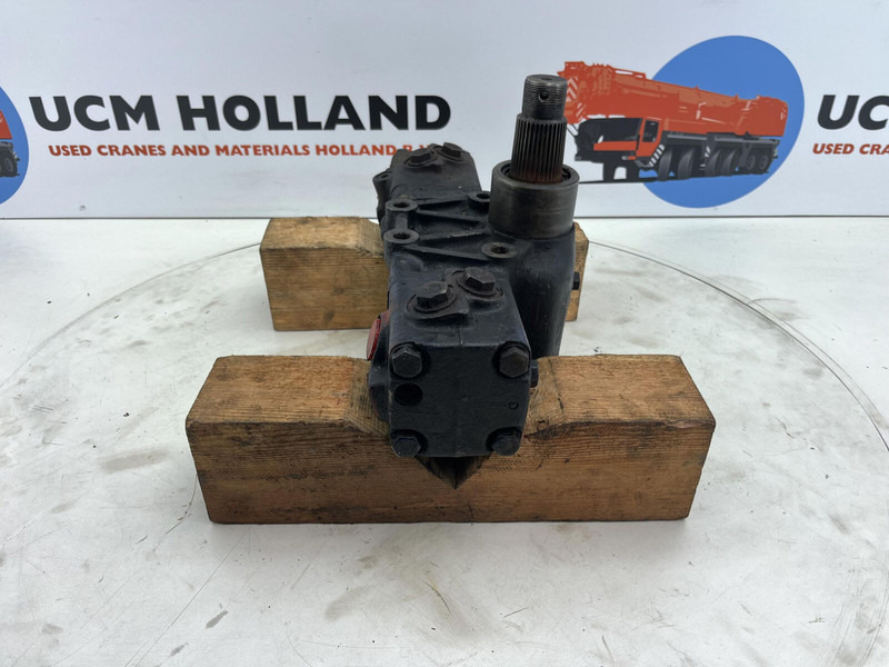 Krupp KMK 4070 steering box only for parts - عمود التوجيه - رافعة: صورة 4 Krupp KMK 4070 steering box only for parts - عمود التوجيه - رافعة: صورة 4
