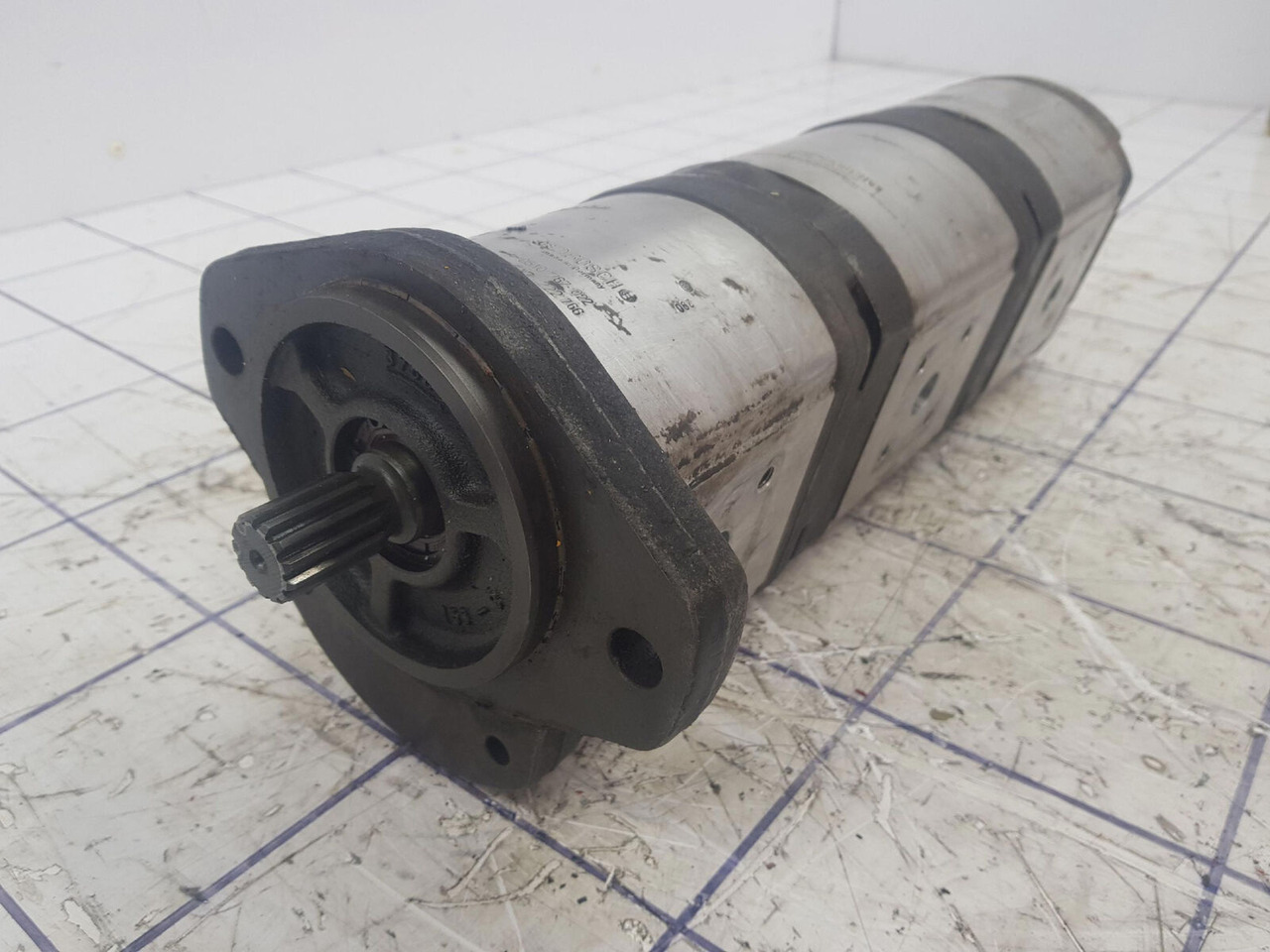 Krupp KMK 4070 three way gear pump - مضخة هيدروليكية - موبايل كرين: صورة 2 Krupp KMK 4070 three way gear pump - مضخة هيدروليكية - موبايل كرين: صورة 2