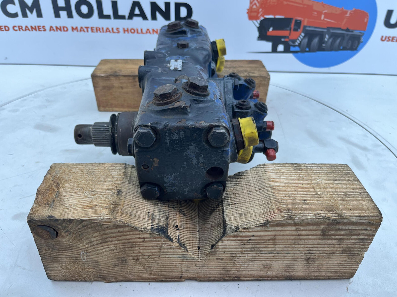 Liebherr LT 1090 steering box 180bar - دودة دركسون - رافعة: صورة 4 Liebherr LT 1090 steering box 180bar - دودة دركسون - رافعة: صورة 4