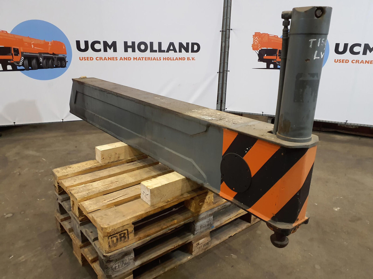 Liebherr LTM 1050-1 sliding beam complete front - نظام التعليق - موبايل كرين: صورة 1 Liebherr LTM 1050-1 sliding beam complete front - نظام التعليق - موبايل كرين: صورة 1