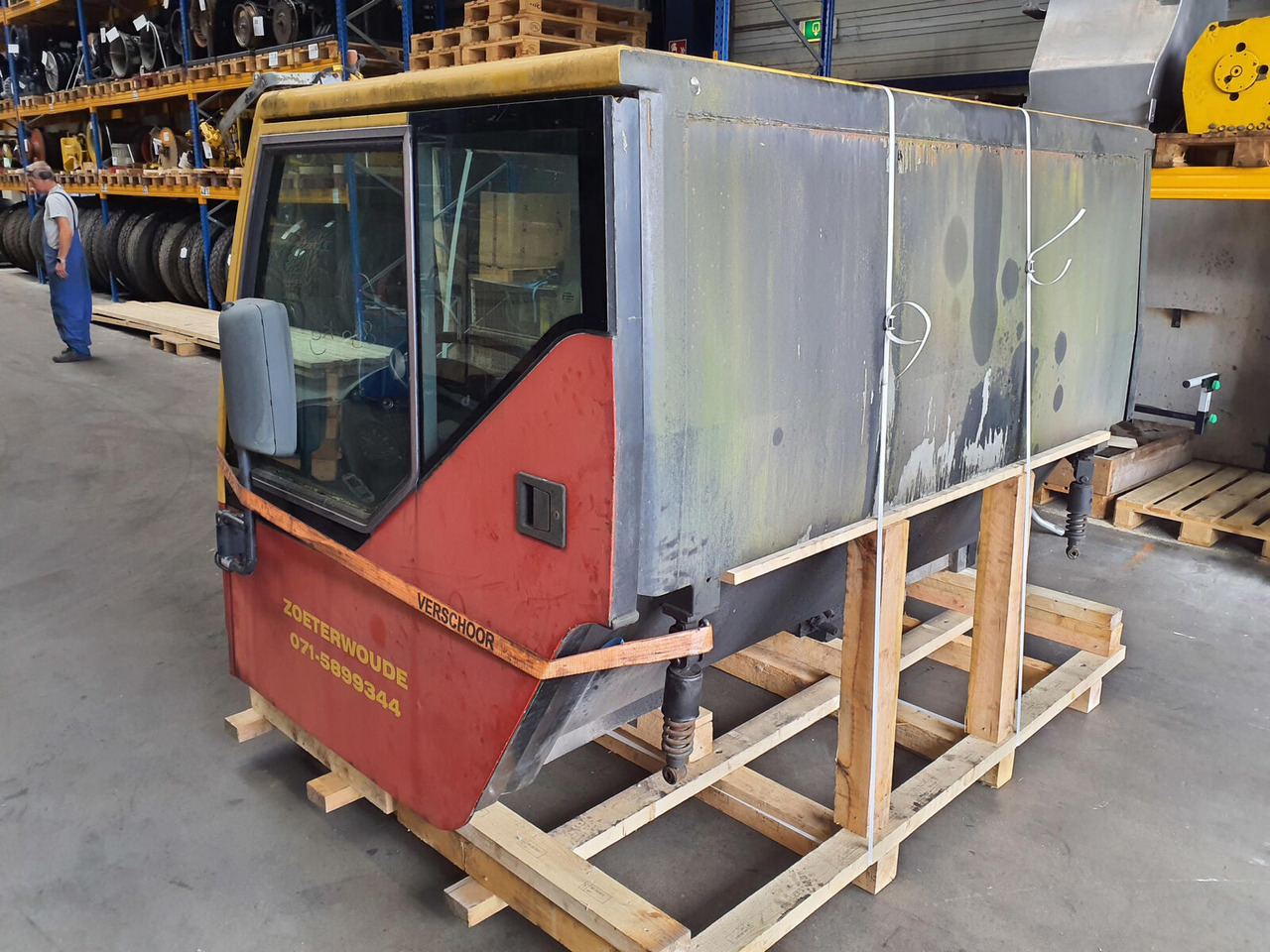 Liebherr LTM 1060-2 drivers cabin - كابينة - رافعة: صورة 4 Liebherr LTM 1060-2 drivers cabin - كابينة - رافعة: صورة 4