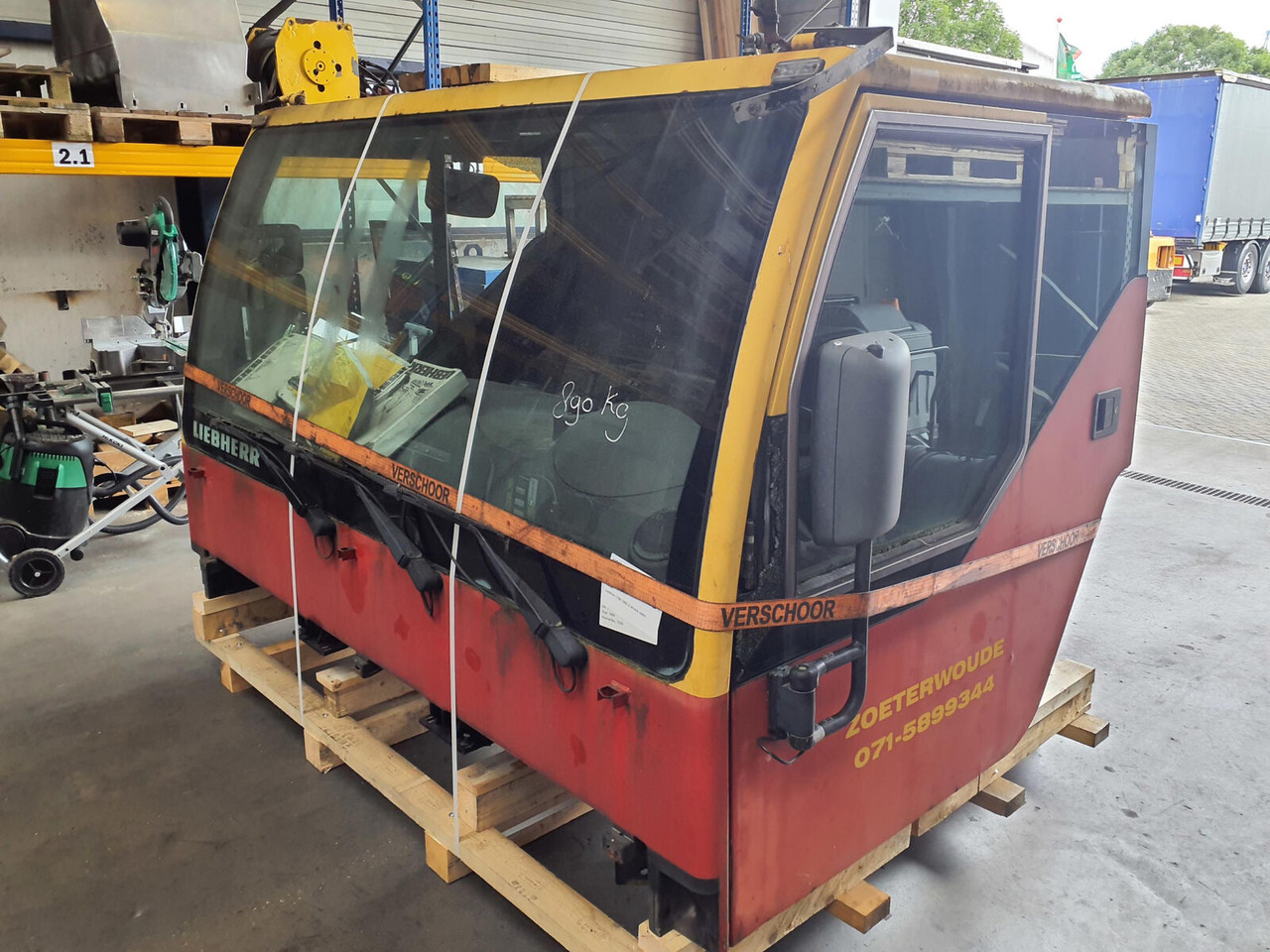 Liebherr LTM 1060-2 drivers cabin - كابينة - رافعة: صورة 1 Liebherr LTM 1060-2 drivers cabin - كابينة - رافعة: صورة 1