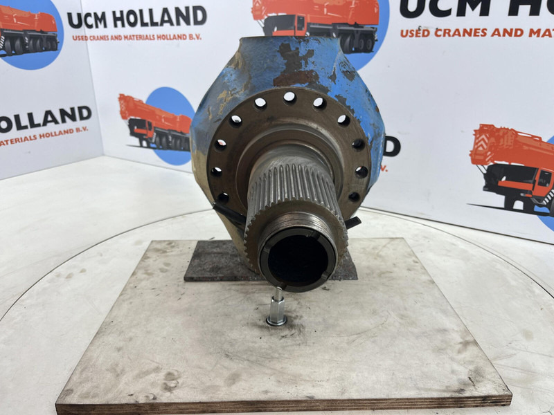 Liebherr LTM 1070 Steering knuckle 16 holes axle 4 - مفصل التوجيه - رافعة: صورة 2 Liebherr LTM 1070 Steering knuckle 16 holes axle 4 - مفصل التوجيه - رافعة: صورة 2