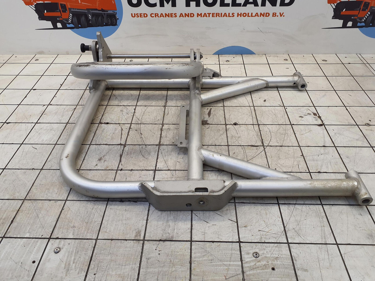 Liebherr LTM 1250-5.1 guard railing 40X500X760 - هيكل السيارة الخارجية - موبايل كرين: صورة 1 Liebherr LTM 1250-5.1 guard railing 40X500X760 - هيكل السيارة الخارجية - موبايل كرين: صورة 1