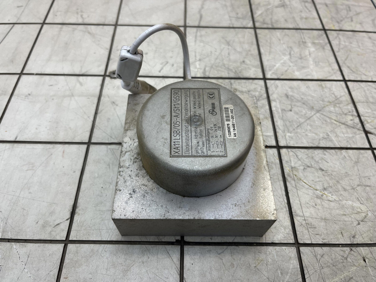 Liebherr LTM 1400-7.1 angle transmitter - مستشعر - موبايل كرين: صورة 2 Liebherr LTM 1400-7.1 angle transmitter - مستشعر - موبايل كرين: صورة 2