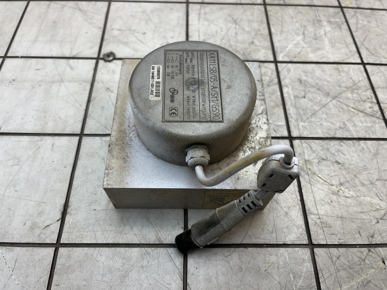 Liebherr LTM 1400-7.1 angle transmitter - مستشعر - موبايل كرين: صورة 4 Liebherr LTM 1400-7.1 angle transmitter - مستشعر - موبايل كرين: صورة 4