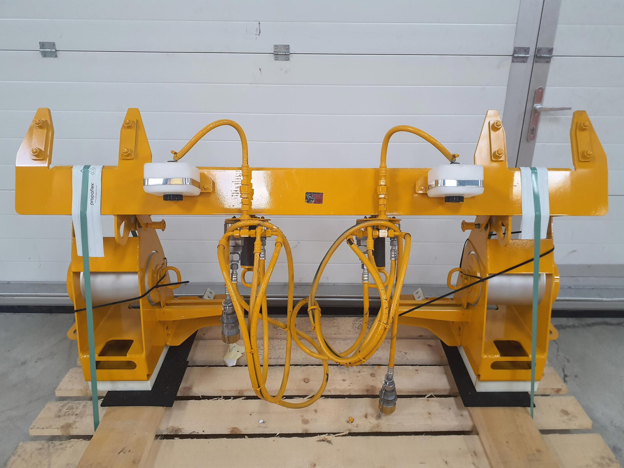 Liebherr LTM 1750-9.1 Luffing cylinder lifting device rear - هيكل السيارة الخارجية - موبايل كرين: صورة 1 Liebherr LTM 1750-9.1 Luffing cylinder lifting device rear - هيكل السيارة الخارجية - موبايل كرين: صورة 1