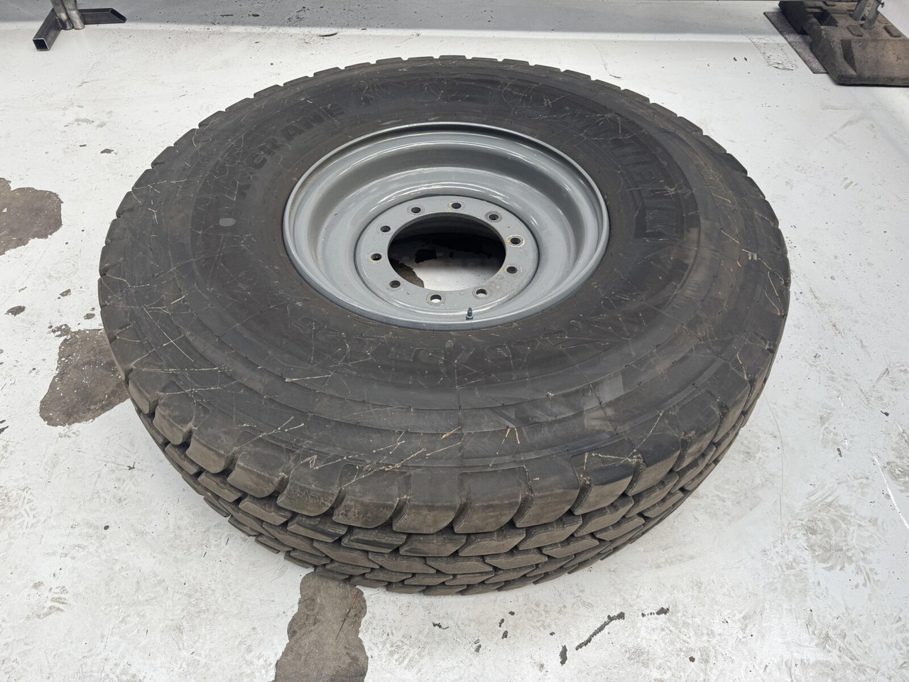 Liebherr Wheel 445/95 R25 10 12 1p - عجلات - رافعة: صورة 1 Liebherr Wheel 445/95 R25 10 12 1p - عجلات - رافعة: صورة 1